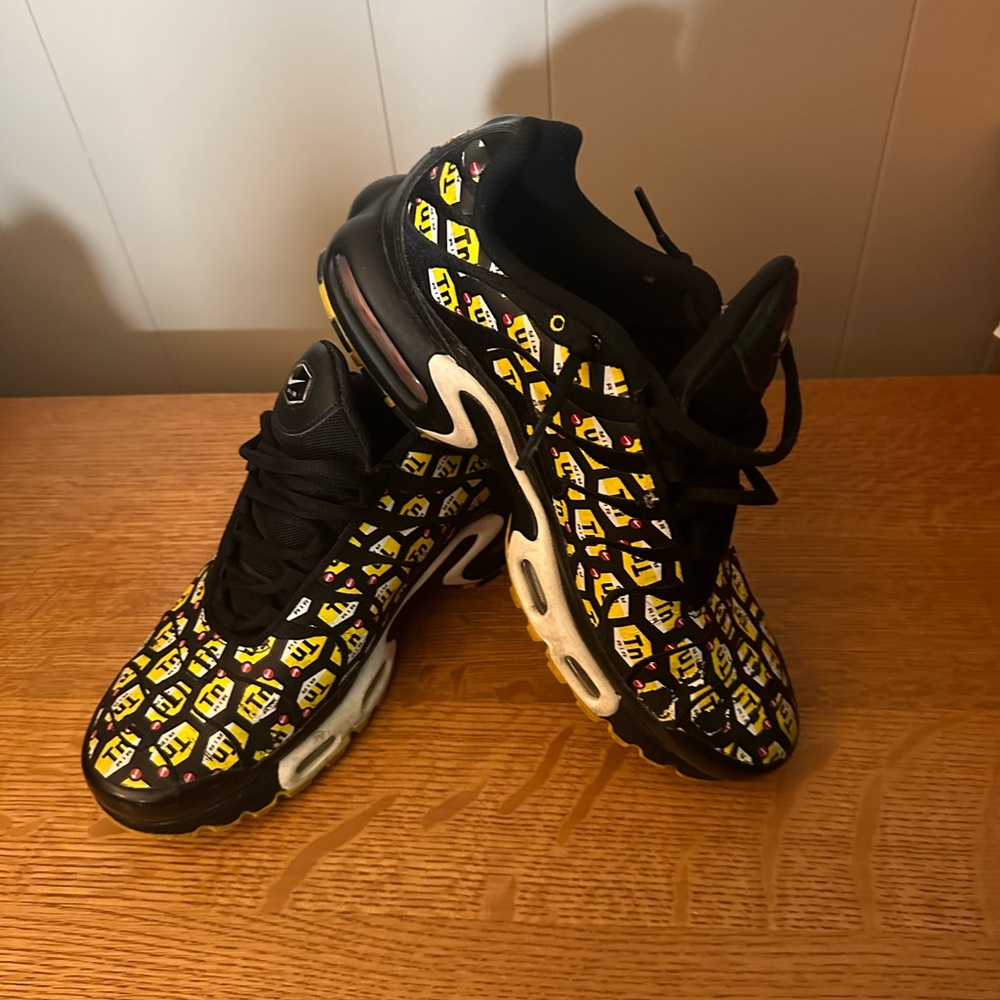 Men’s Nike Air Plus Shoes size 9